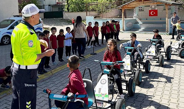 Şaphane'de öğrencilere trafik eğitimi
