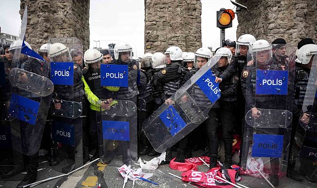 Saraçhane'de 1 Mayıs müdahalesi fotoğraf karelerine yansıdı
