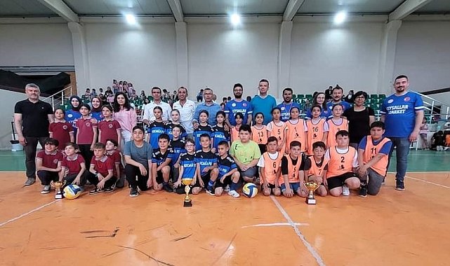 Sarıgöl'de geleneksel çocuk oyunları etkinlikleri tamamlandı