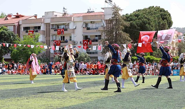 Selçuk'ta halk oyunlarına ilgi giderek artıyor