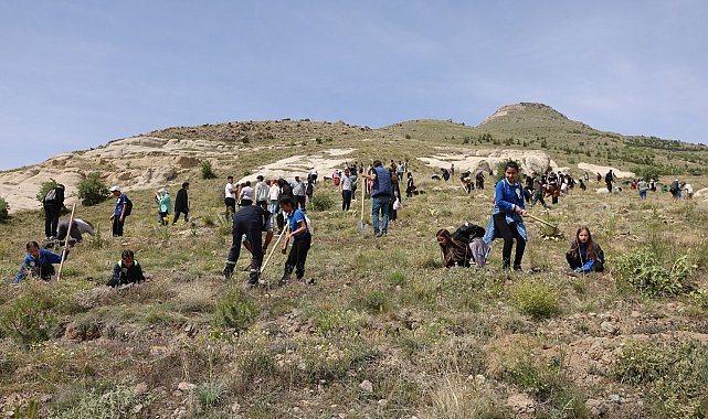 Selçuklu'da fidanlar toprakla buluştu