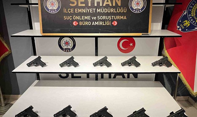 Seyhan polisi bir evde 10 ruhsatsız tabanca ele geçirdi