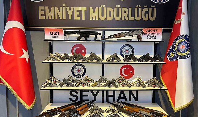 Seyhan polisi silaha geçit vermiyor