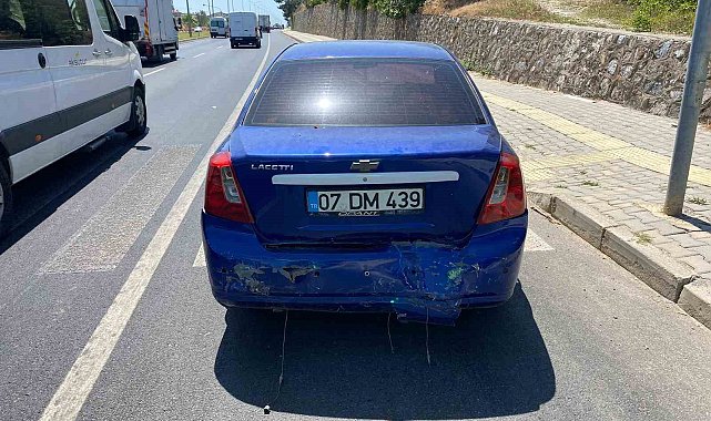 Seyir halinde önündeki araca çarptı