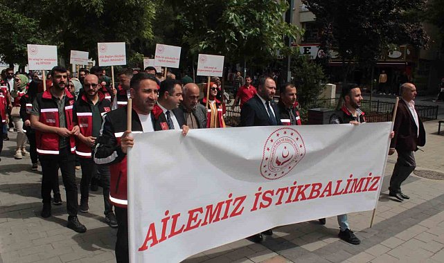 Siirt'te 'Ailemiz İstikbalimiz' temalı kortej yürüyüşü gerçekleşti