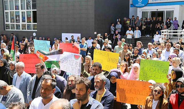 Siirt'te üniversite öğrencilerinden 'Gazze'ye Bir Ses, Bir Nefes' etkinliği