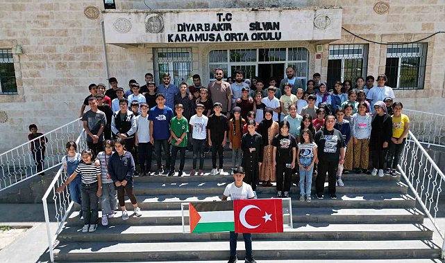 Silvan'da öğrenciler "Gazze" koreografisi oluşturdu