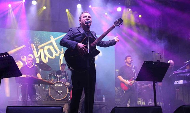 Şırnaklılar 'Gençlik Festivali'nde Ferhat Göçer ile coştu