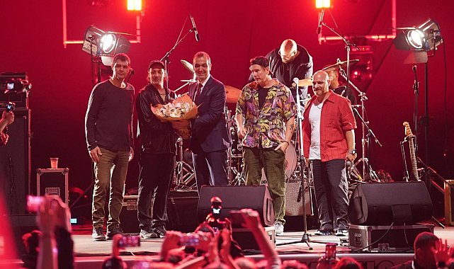 Şişli'de Duman konseriyle 19 Mayıs kutlandı