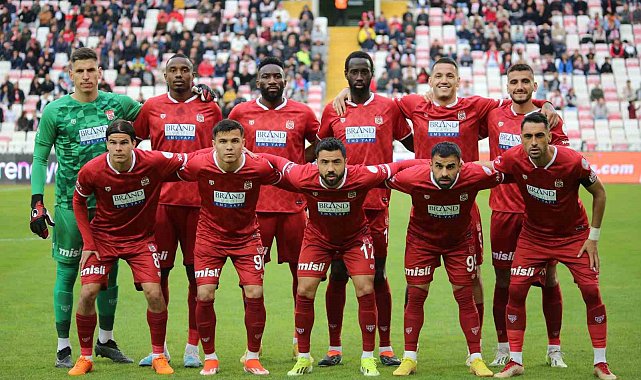 Sivasspor, Süper Lig'de 12. mağlubiyetini aldı