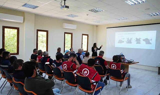 Sokak hayvanlarını yakalama ve toplama eğitimi