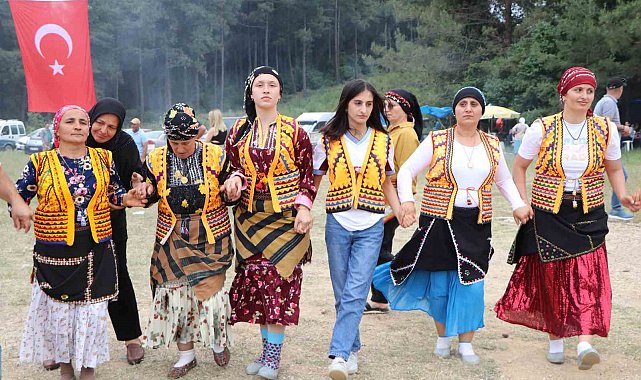 Söke'de Karadeniz Yayla Şenlikleri'nin 19'uncusu coşkulu geçti