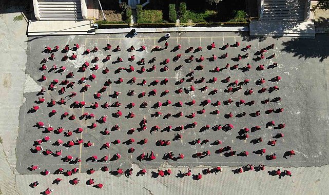 Spor yaparak derse giriyorlar