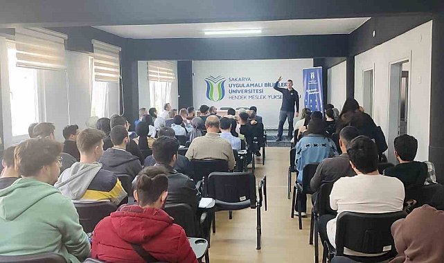 SUBÜ'lü öğrencilere yangın söndürme eğitimi