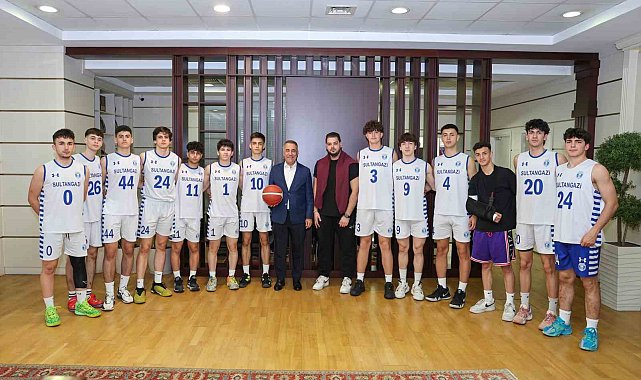 Sultangazi Belediyesi Spor Kulübü Basket Takımı'ndan Başkan Dursun'a ziyaret