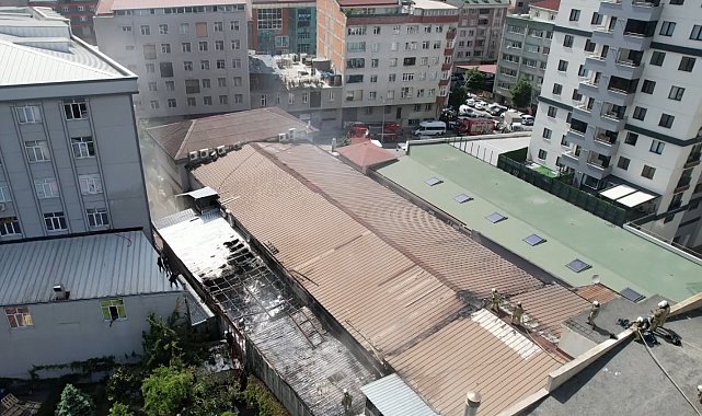 Sultangazi'de ayakkabı imalathanesinin deposunda yangın