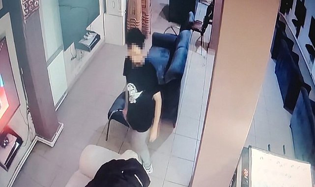 Sultangazi'de oyun konsolu hırsızlığı kamerada: "Arabamı çekip geleceğim" diyerek kaçtı