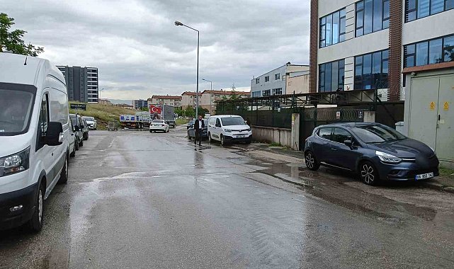 Sürekli trafik kazalarının yaşandığı yol çevre halkını tedirgin ediyor