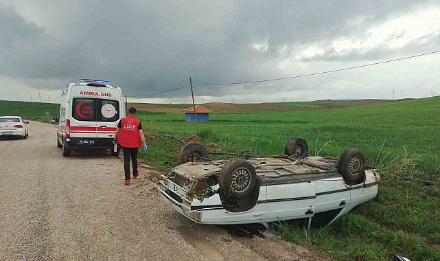 Takla atan arabadan yara almadan çıktılar