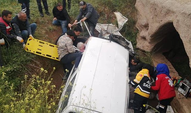 Takla atarak menfeze düşen otomobil hurdaya döndü: 1 ölü, 3 yaralı