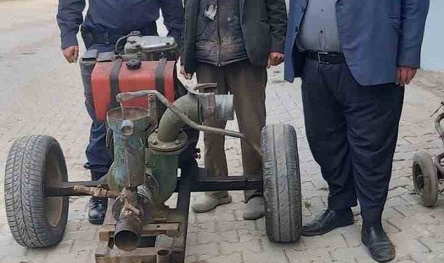 Tarladan su motoru çalan hırsızlar yakalandı