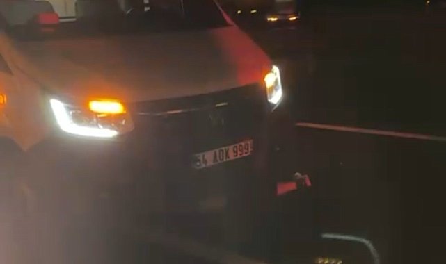 TEM'de karşıya geçmek isteyen yayaya araç çarptı: 1 ölü