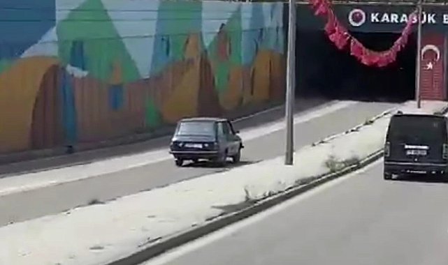 Ters yönde giden otomobil kamerada