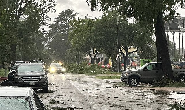 Texas'ı hortum vurdu: 4 kişi öldü, 800 binden fazla ev elektriksiz kaldı