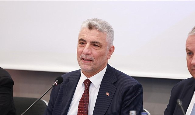 Ticaret Bakanı Bolat, Çekya'da Türk iş insanlarıyla bir araya geldi