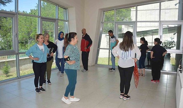 Tokat'ta halk oyunlarıyla stres atıp spor yapıyorlar