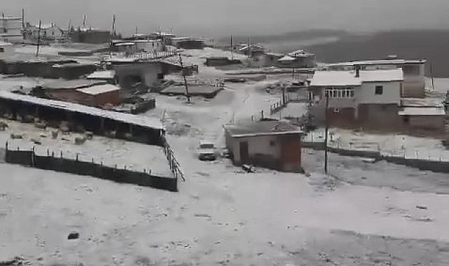 Tokat'ta mayıs karı yaylayı beyaza bürüdü