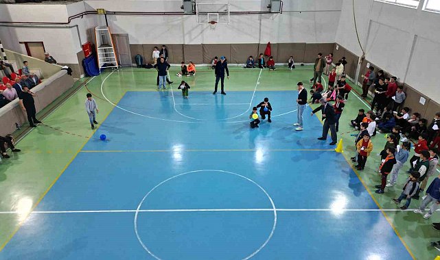 Tokat'ta öğrenciler matematik ve teknolojideki yeteneklerini yarıştırdı