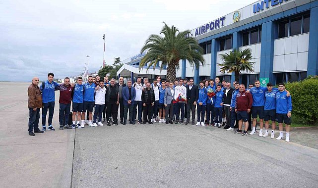Trabzonspor'un şampiyon U19 Takımı Trabzon'a geldi