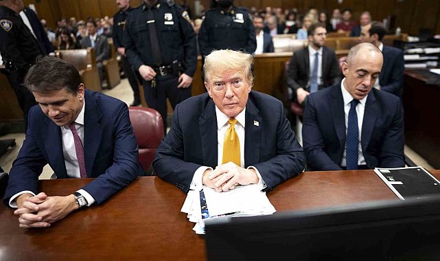 Trump hakkındaki "sus payı" davasında jüri müzakerelere başladı