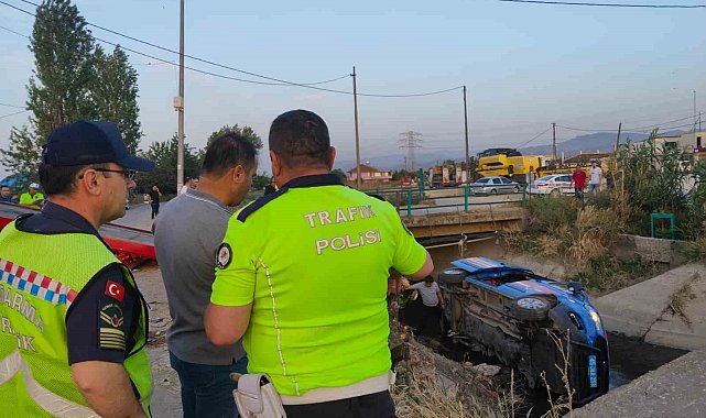 Turgutlu'da jandarma aracı sulama kanalına uçtu