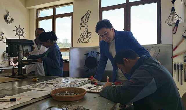 Türkiye'de ilk olan Yavuz Selim Özel Eğitim Meslek Okulu özel gereksinimli çocukları meslek sahibi yapıyor