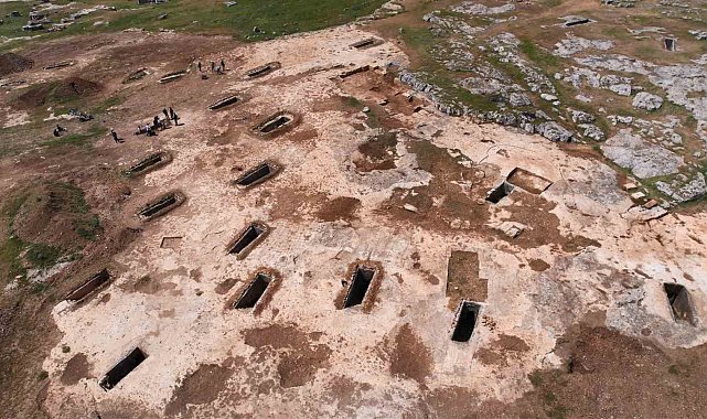 Turuş Kaya Mezarlarında kazı ve temizleme çalışmaları başladı