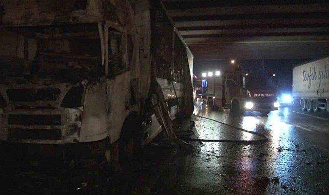 Tuzla'da tır yangını