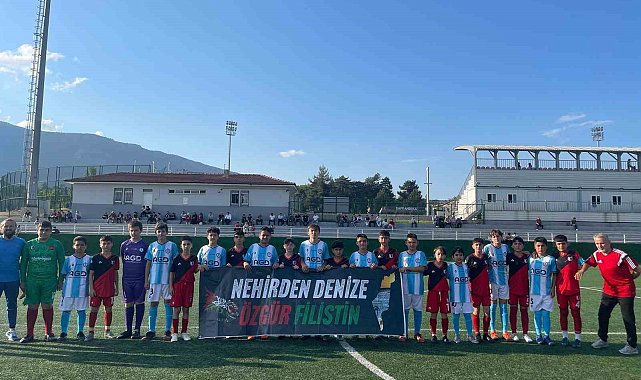 U-13 takımlarından Filistin'e destek