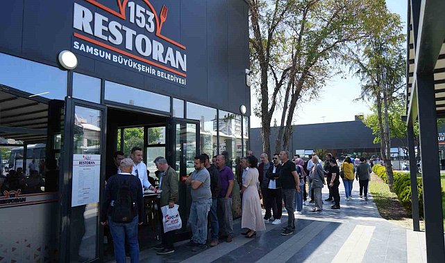 Ucuz ve kaliteli yemek kuyruğu: 3 çeşit yemek, su ve ekmek toplam 70 TL