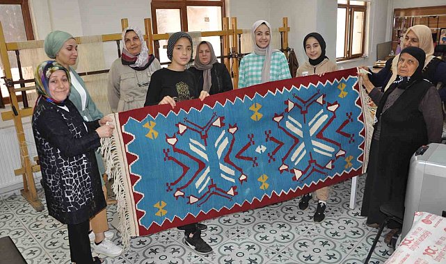 Unutulmaya yüz tutan mesleklerden kilim dokumacılığı Sason'da yeniden canlandırılıyor