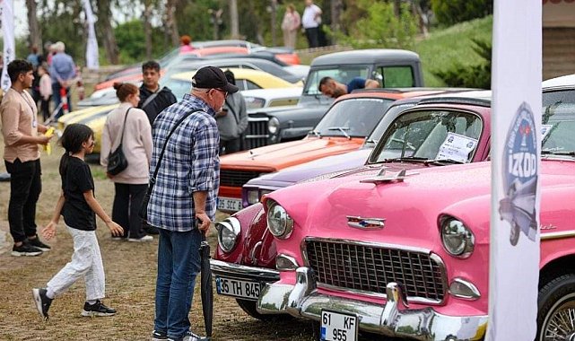 Urla'da 12. Klasik Otomobil Şöleni