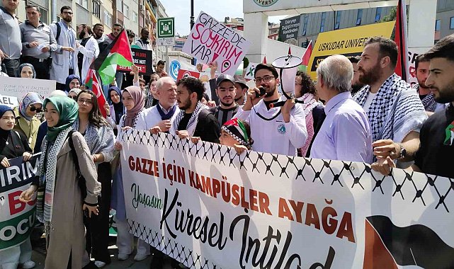 Üsküdar Üniversitesi öğrencilerinden Gazze'ye destek yürüyüşü