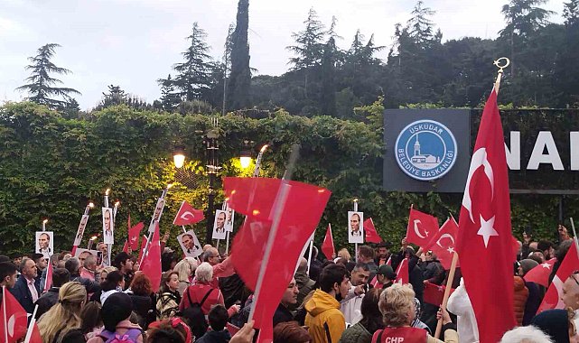 Üsküdar'da 19 Mayıs'ta Şevval Sam rüzgarı esti