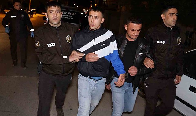 Uyuşturucu tacirleri ile polisin kovalamacası kamerada