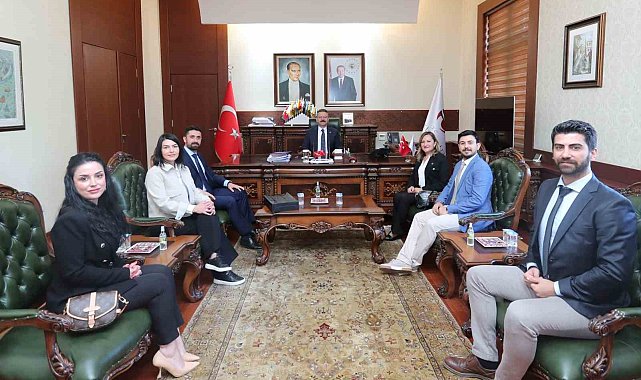 Vali Aksoy 14 Mayıs Eczacılık Günü'nü kutladı