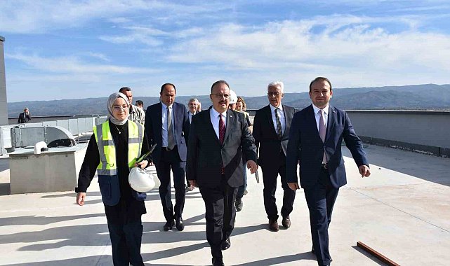 Vali Canbolat, Aydın Şehir Hastanesi'nde incelemelerde bulundu