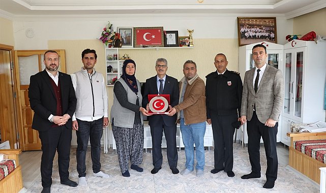 Vali Çelik, Nar, Gösterli ve Kayırlı Köylerini ziyaret etti, vatandaşların taleplerini dinledi