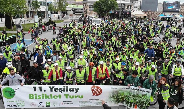 Vali Dağlı, çekilişte kazandığı bisikleti şehit çocuğuna hediye etti