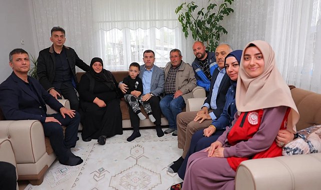 Vali Eldivan, Anneler Gününde şehit annelerini ziyaret etti